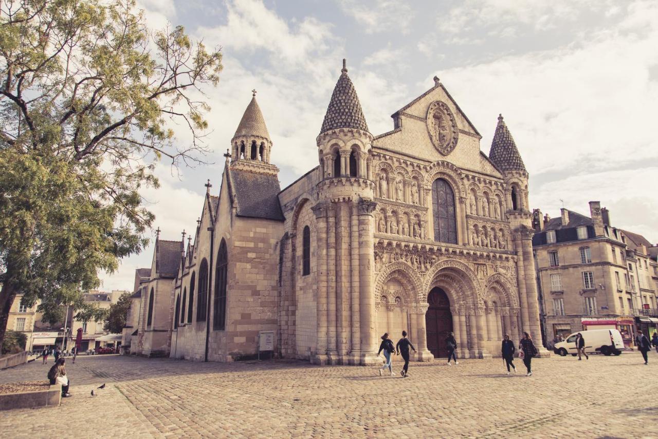La Maison De La Liberte Jean-Francois De La Perouse Poitiers Exterior photo