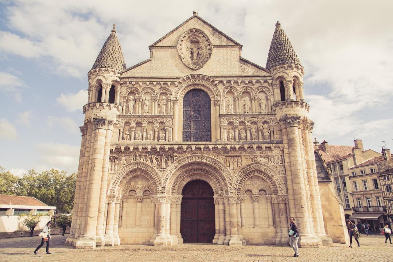 La Maison De La Liberte Jean-Francois De La Perouse Poitiers Exterior photo